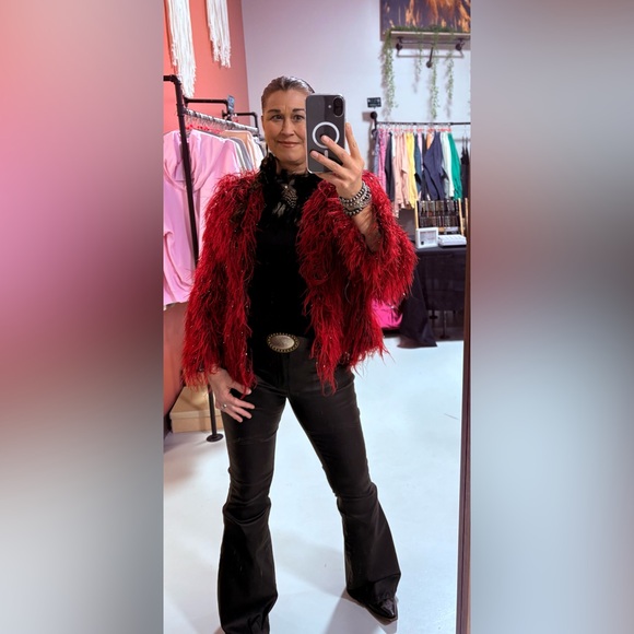 Meet your Posher, Ginny - Picture 1 of 1